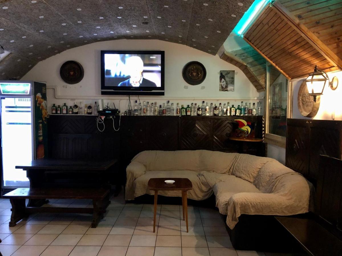 בודפשט Whole Basemenet Former Pub4 Stag Do/Hen Party מראה חיצוני תמונה