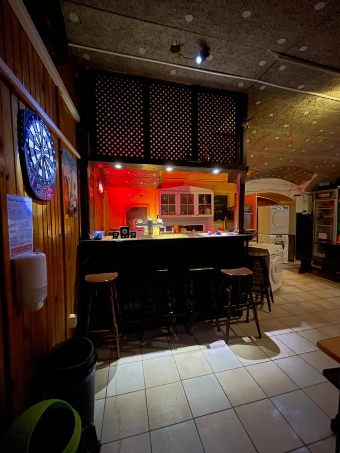 בודפשט Whole Basemenet Former Pub4 Stag Do/Hen Party מראה חיצוני תמונה
